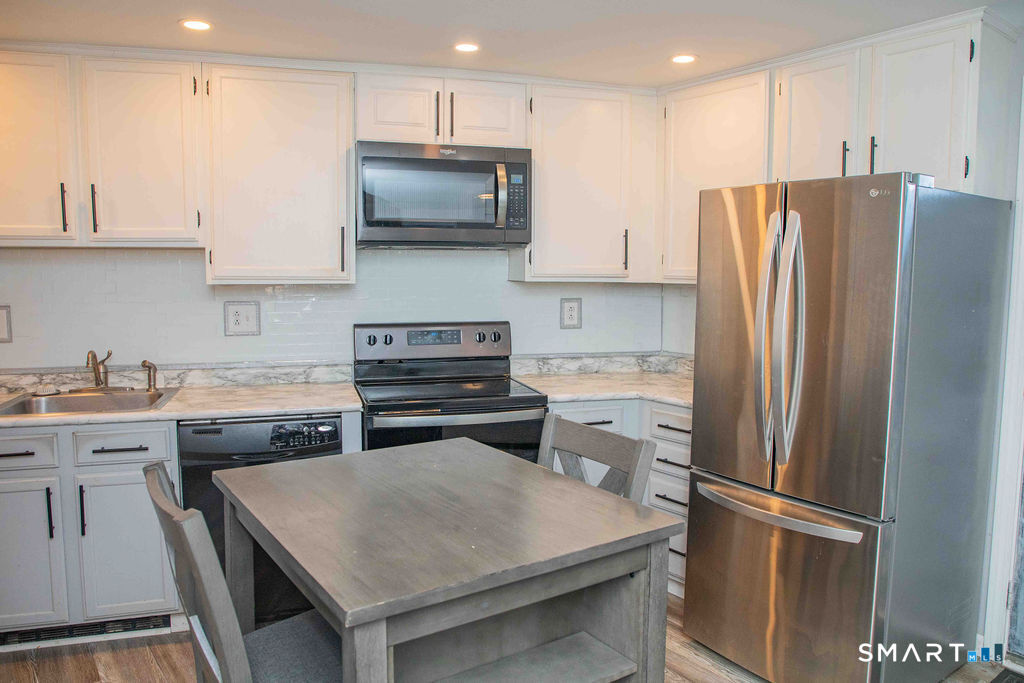 10 Maple Street Plainville CT 06062