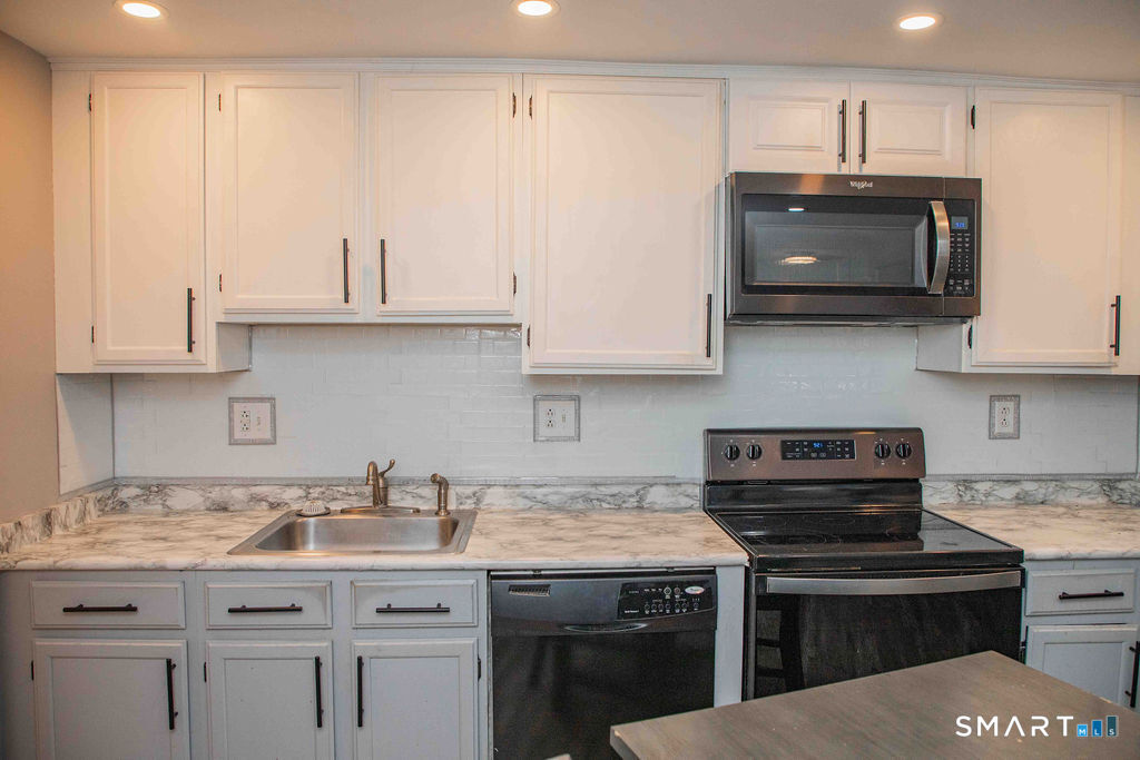 10 Maple Street Plainville CT 06062