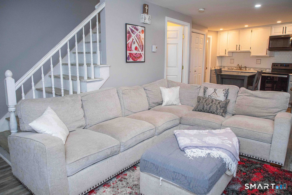 10 Maple Street Plainville CT 06062