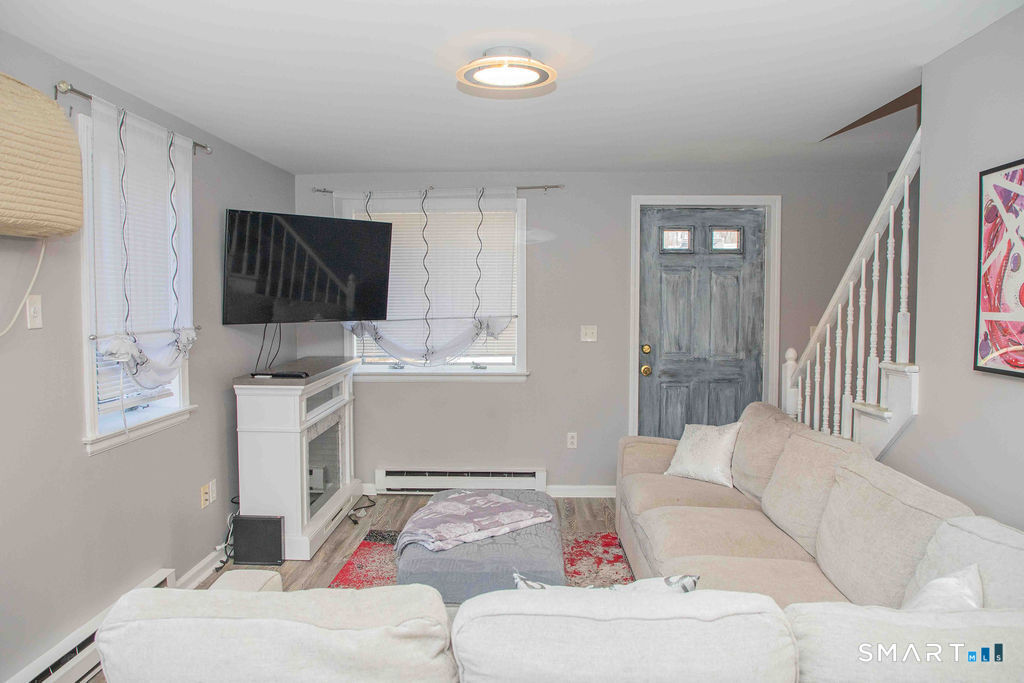 10 Maple Street Plainville CT 06062
