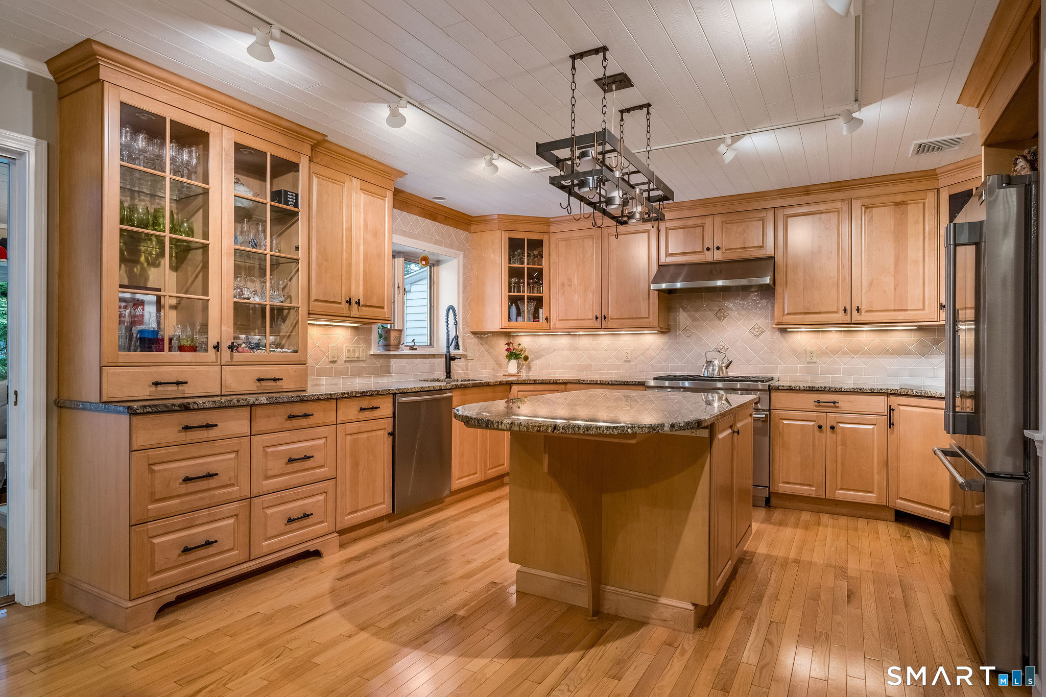 15 Cambridge Drive Madison CT 06443