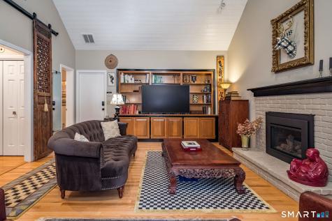 15 Cambridge Drive Madison CT 06443