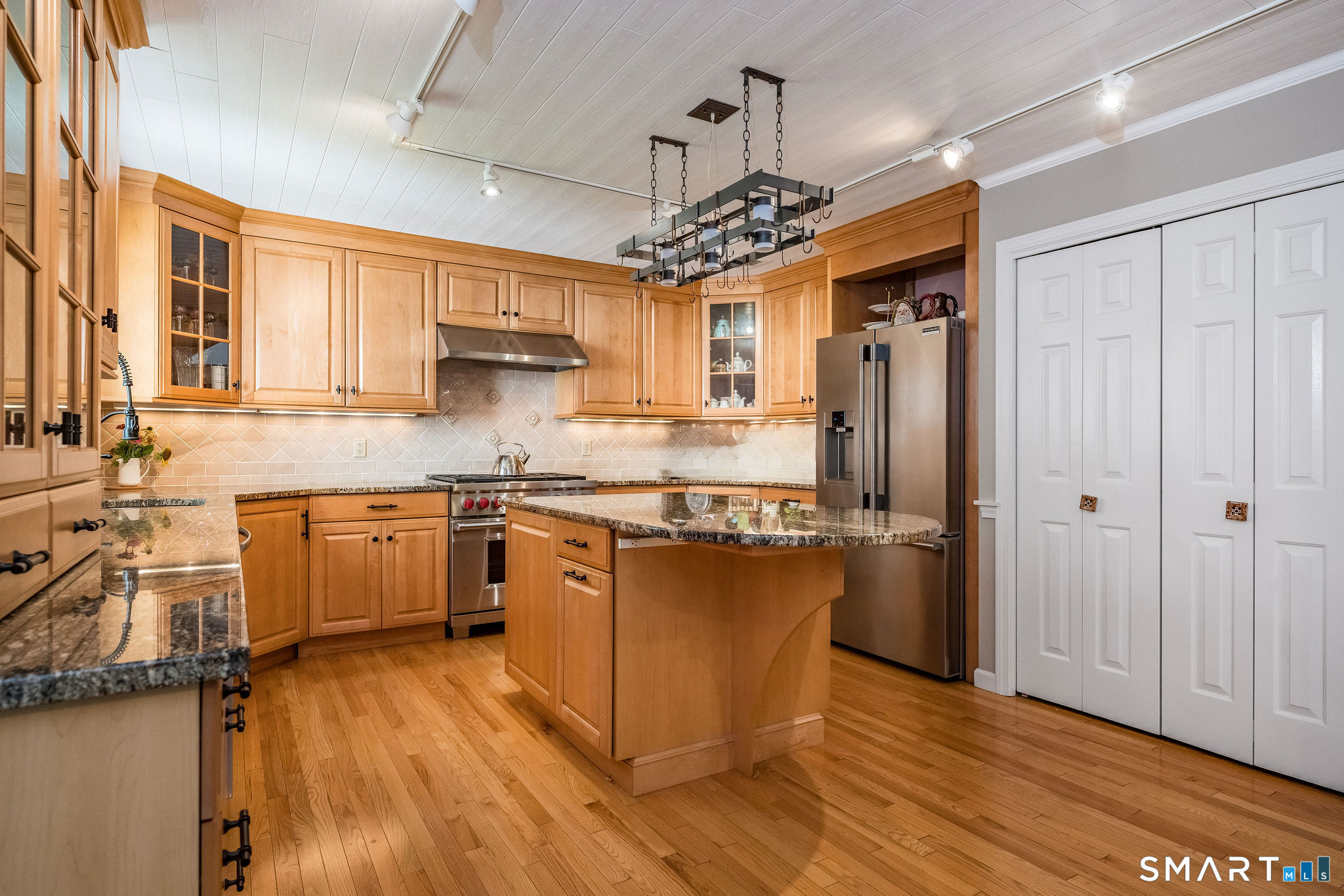 15 Cambridge Drive Madison CT 06443