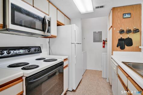 31 High Street East Hartford CT 06118