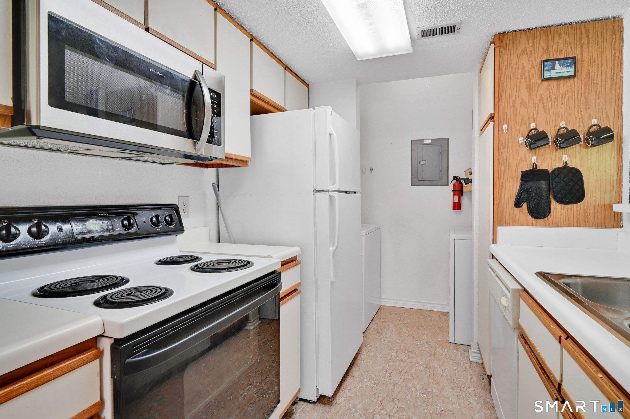 31 High Street East Hartford CT 06118