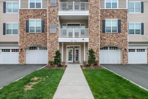 433 Brookside Court Newtown CT 06470