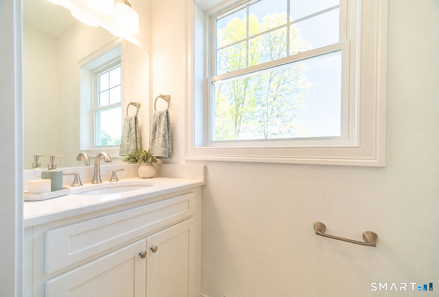 1154 Poquonnock Road Groton CT 06340