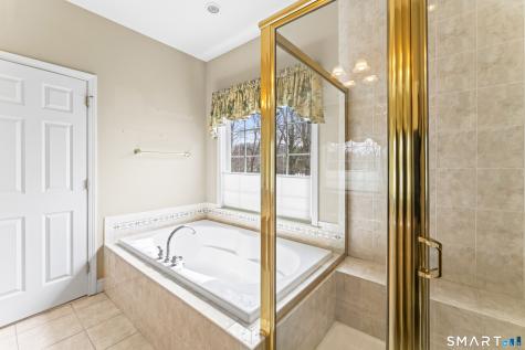 18 Spring Ridge Court Danbury CT 06811