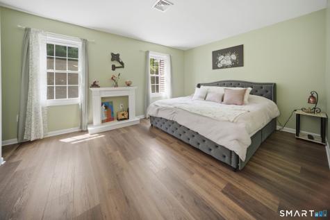 9 Braintree Court Suffield CT 06078