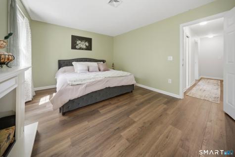 9 Braintree Court Suffield CT 06078