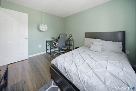 9 Braintree Court Suffield CT 06078