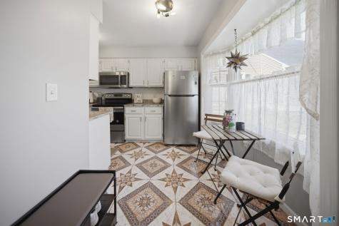 9 Braintree Court Suffield CT 06078