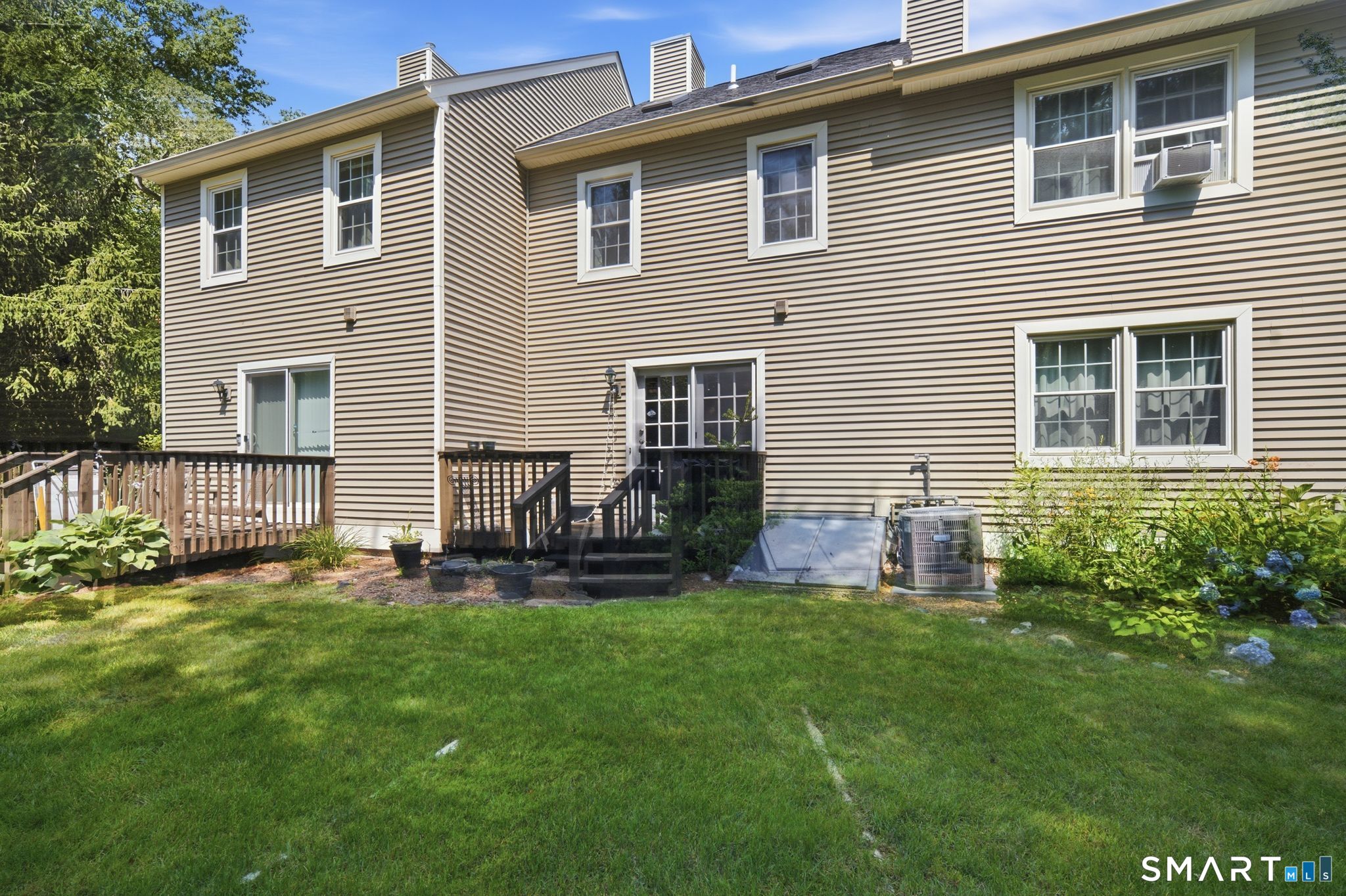 9 Braintree Court Suffield CT 06078