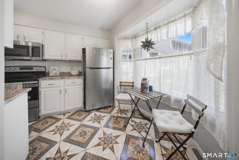 9 Braintree Court Suffield CT 06078