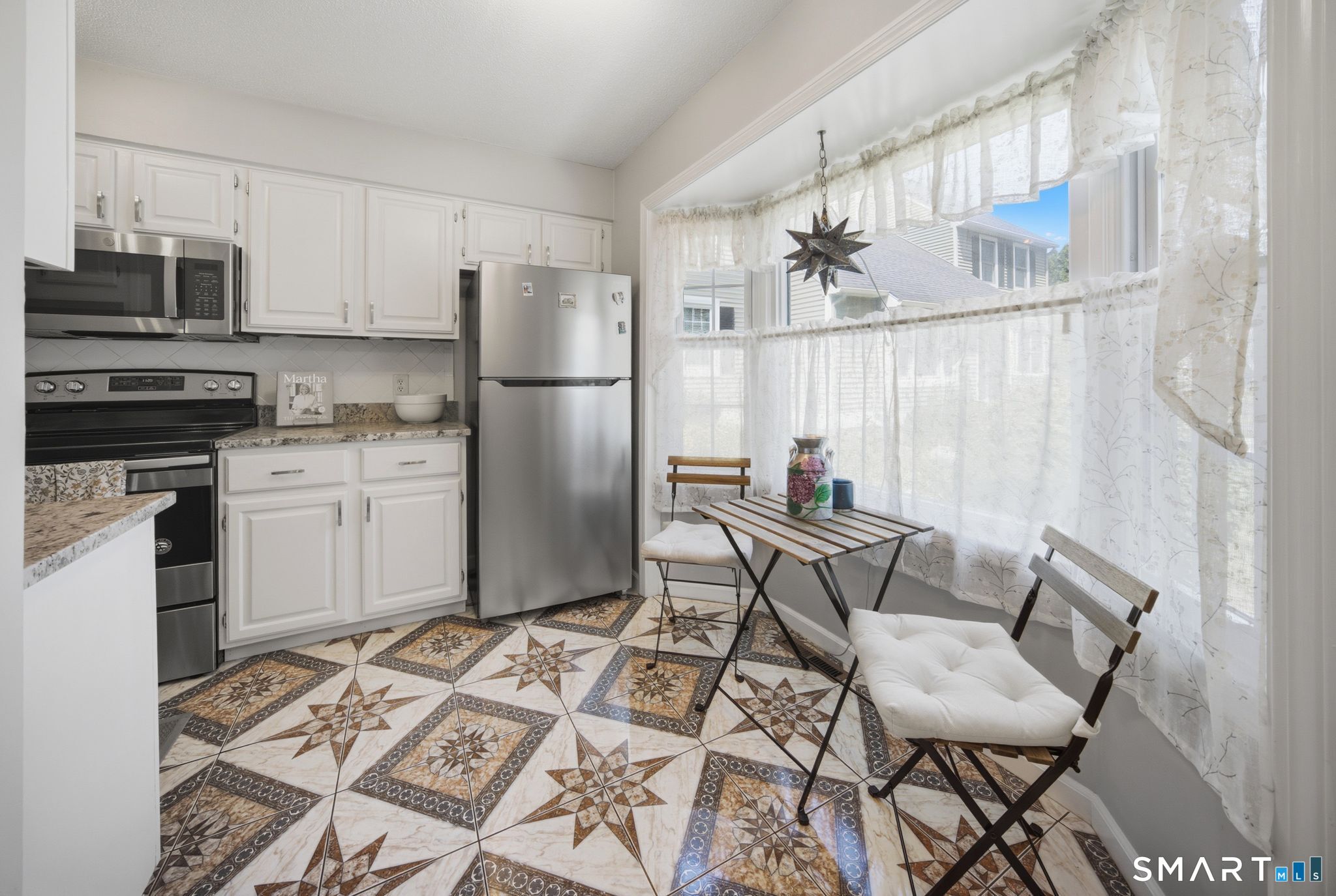 9 Braintree Court Suffield CT 06078