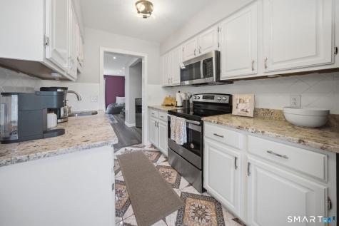 9 Braintree Court Suffield CT 06078