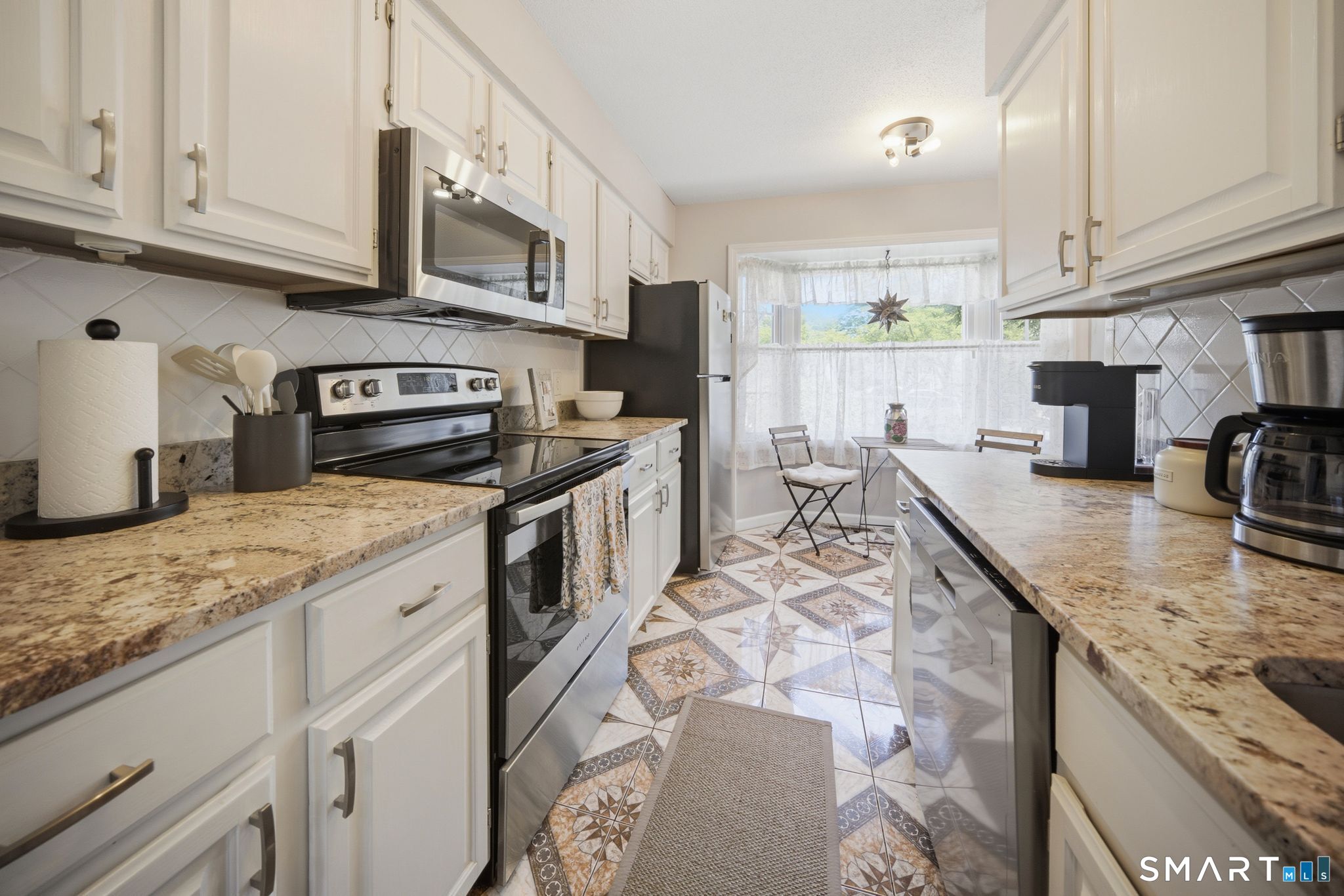 9 Braintree Court Suffield CT 06078
