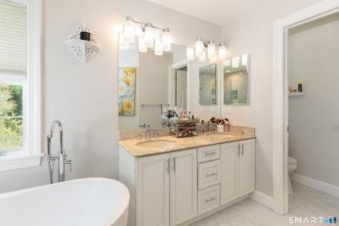 9 Washington Circle Southbury CT 06488