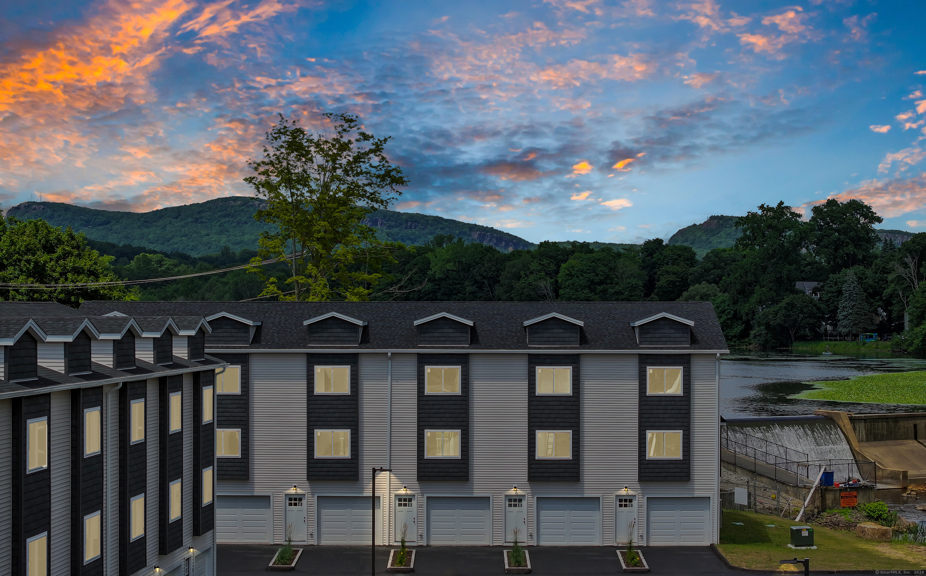 33 Main Street Meriden CT 06451