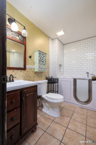 184 Kaynor Drive Waterbury CT 06708