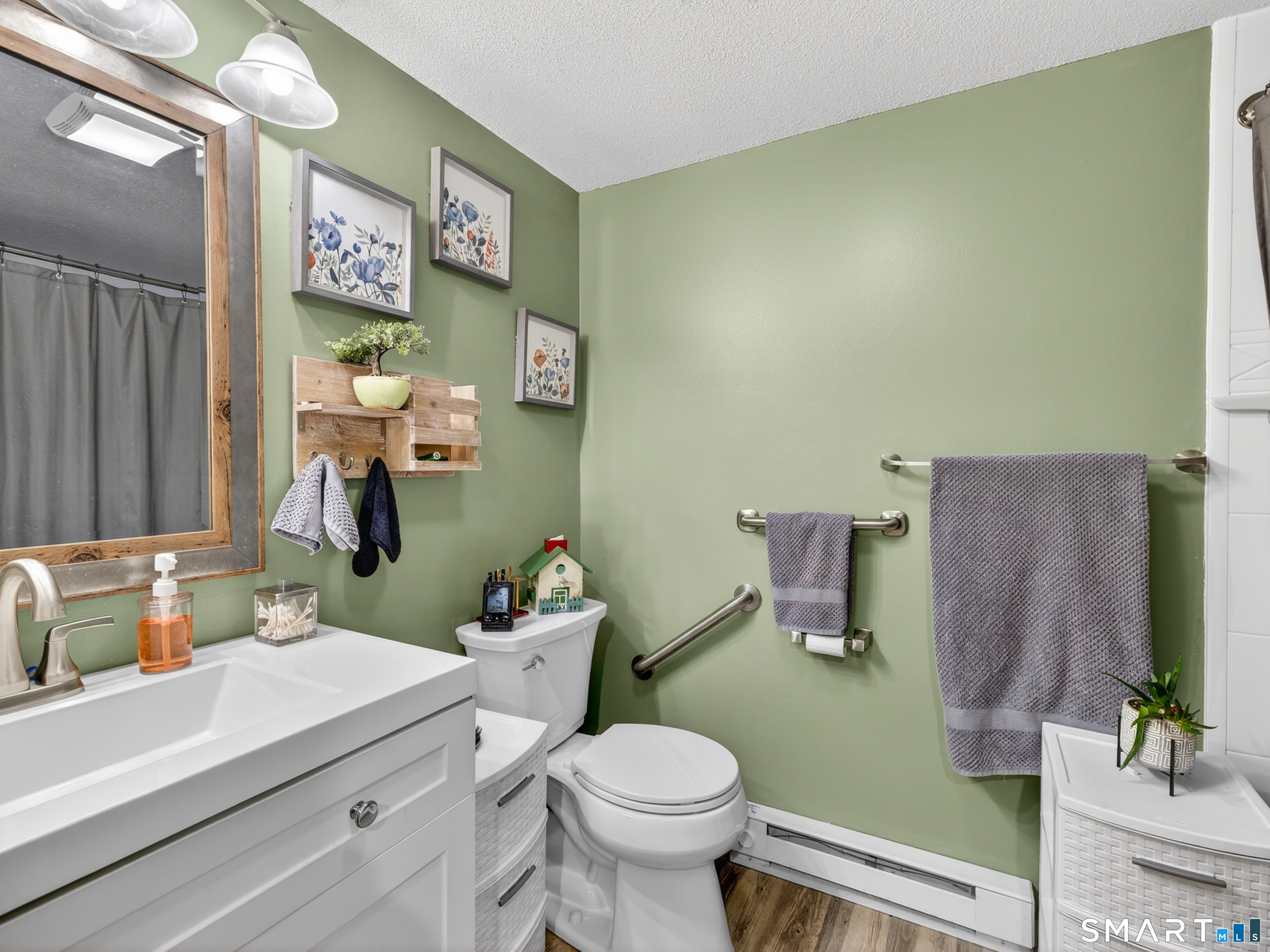 82 Longview Street Waterford CT 06385