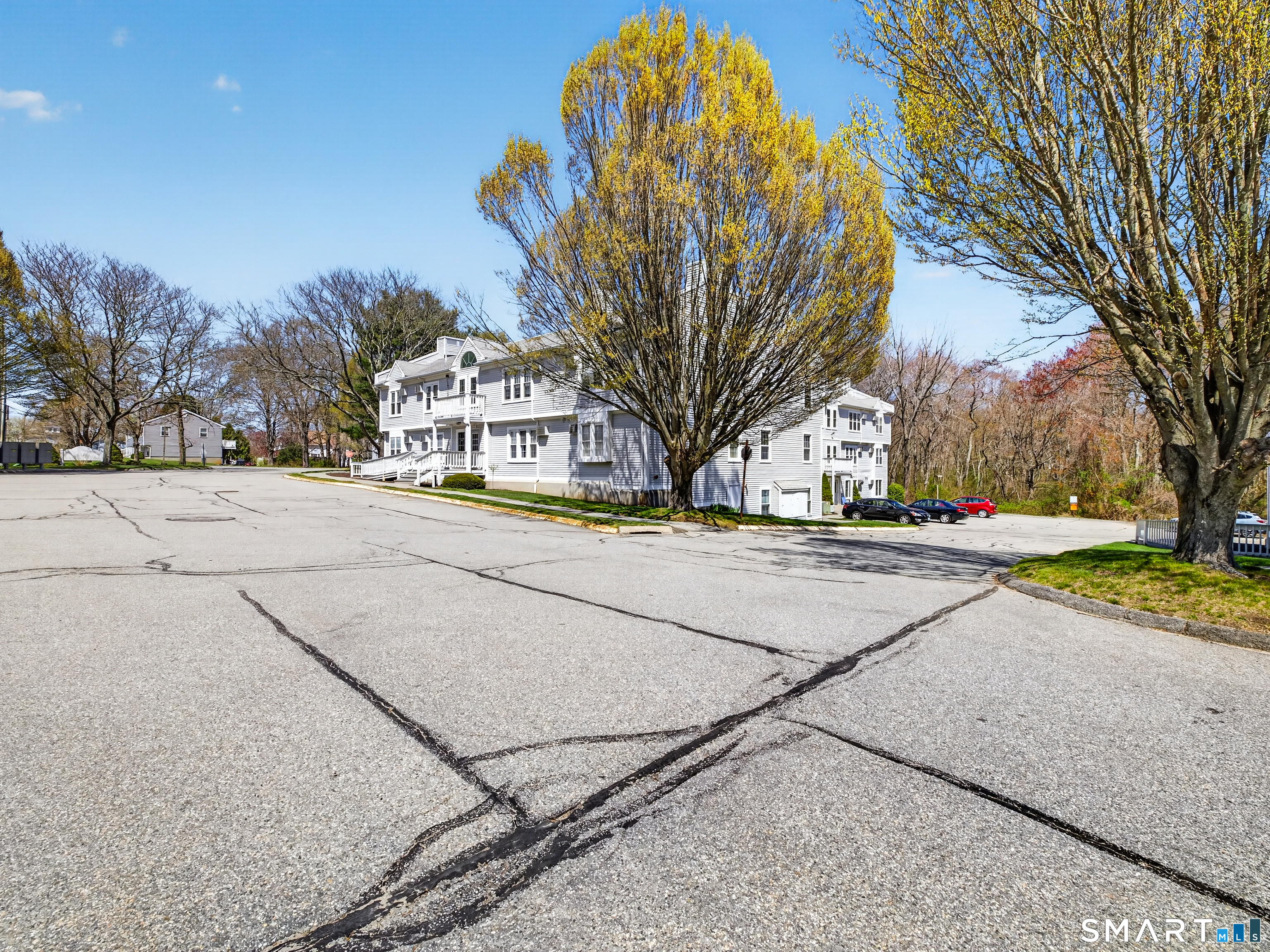 82 Longview Street Waterford CT 06385
