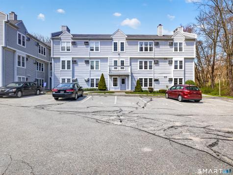 82 Longview Street Waterford CT 06385