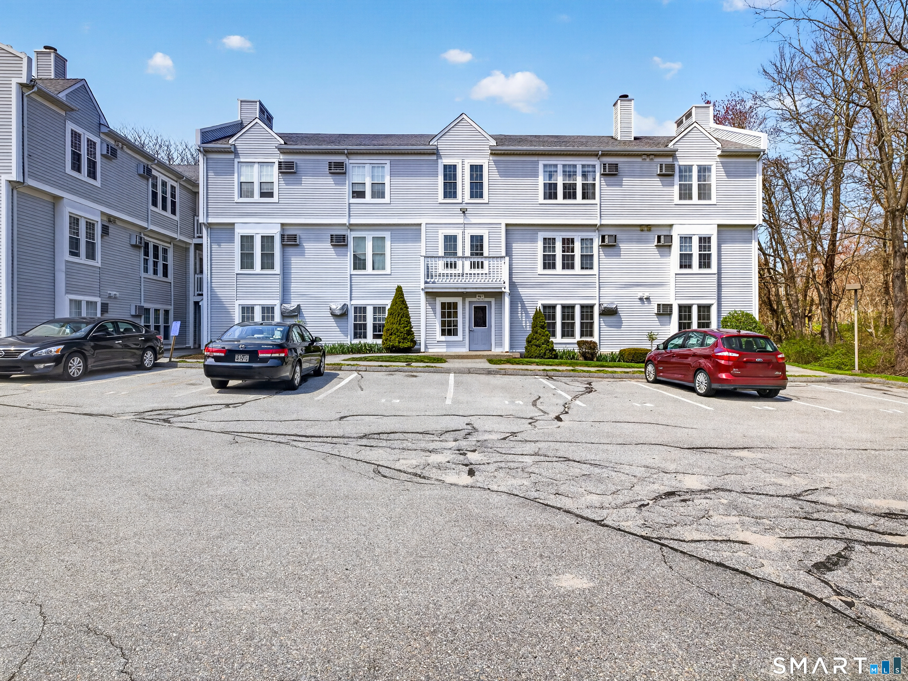 82 Longview Street Waterford CT 06385