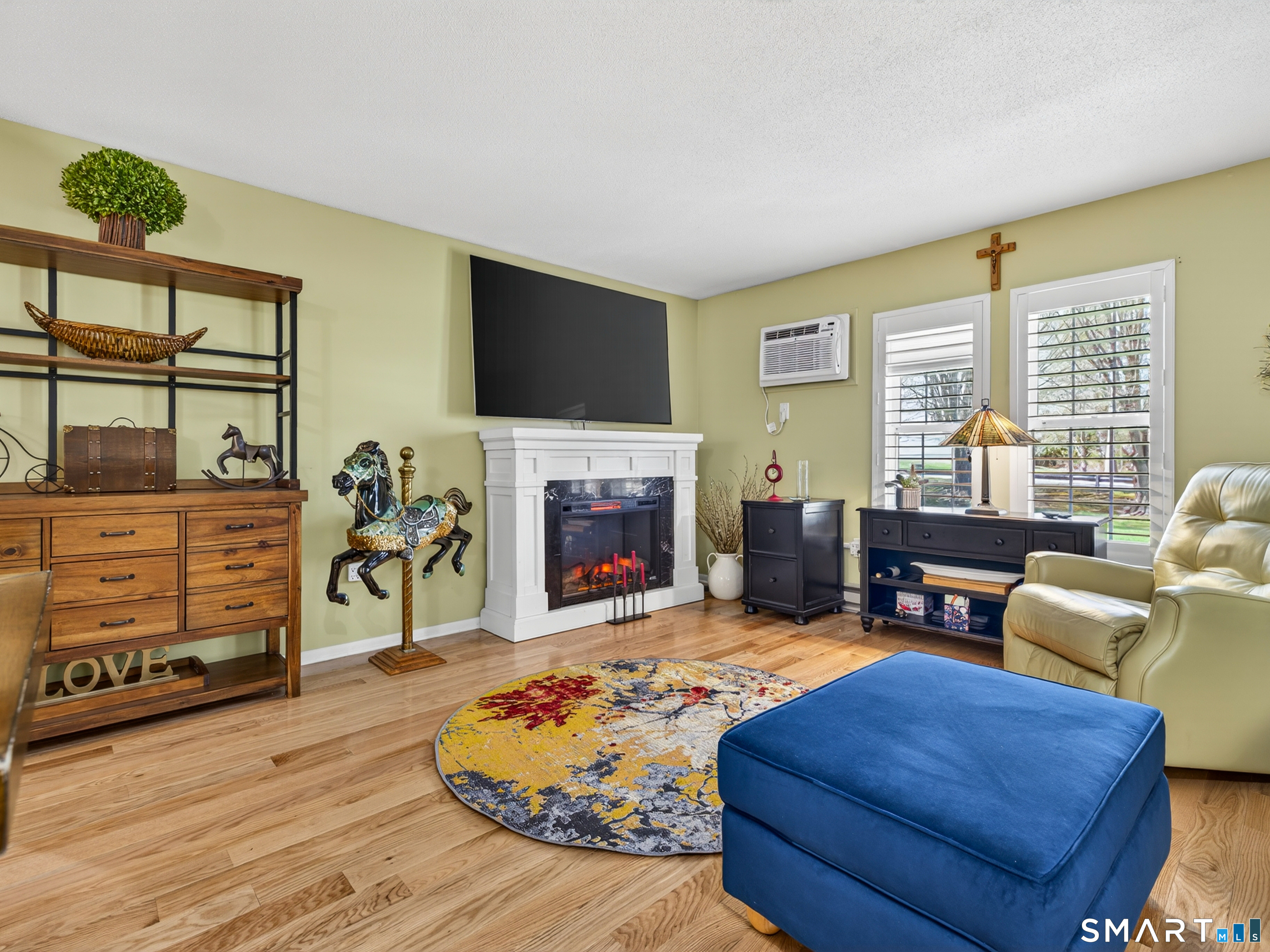 82 Longview Street Waterford CT 06385