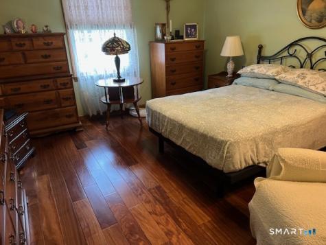 102 North Maple Street Enfield CT 06082
