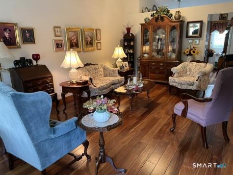 102 North Maple Street Enfield CT 06082