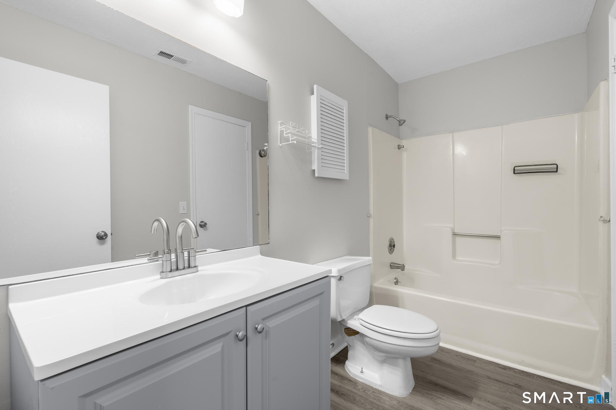 160 Sterling Village Meriden CT 06450