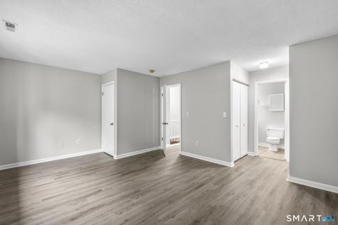 160 Sterling Village Meriden CT 06450