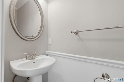 46 Donahue Lane Manchester CT 06042