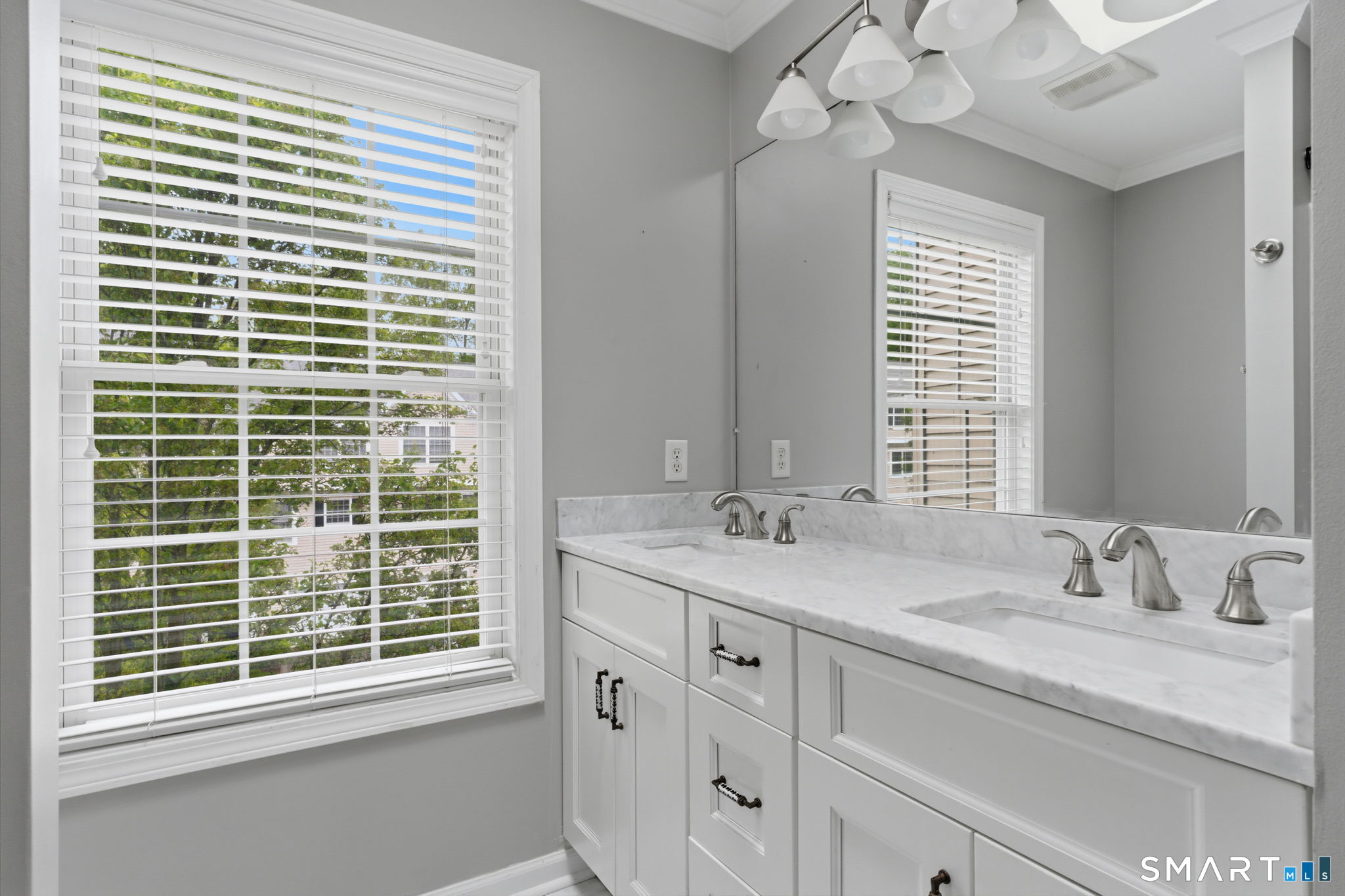 46 Donahue Lane Manchester CT 06042