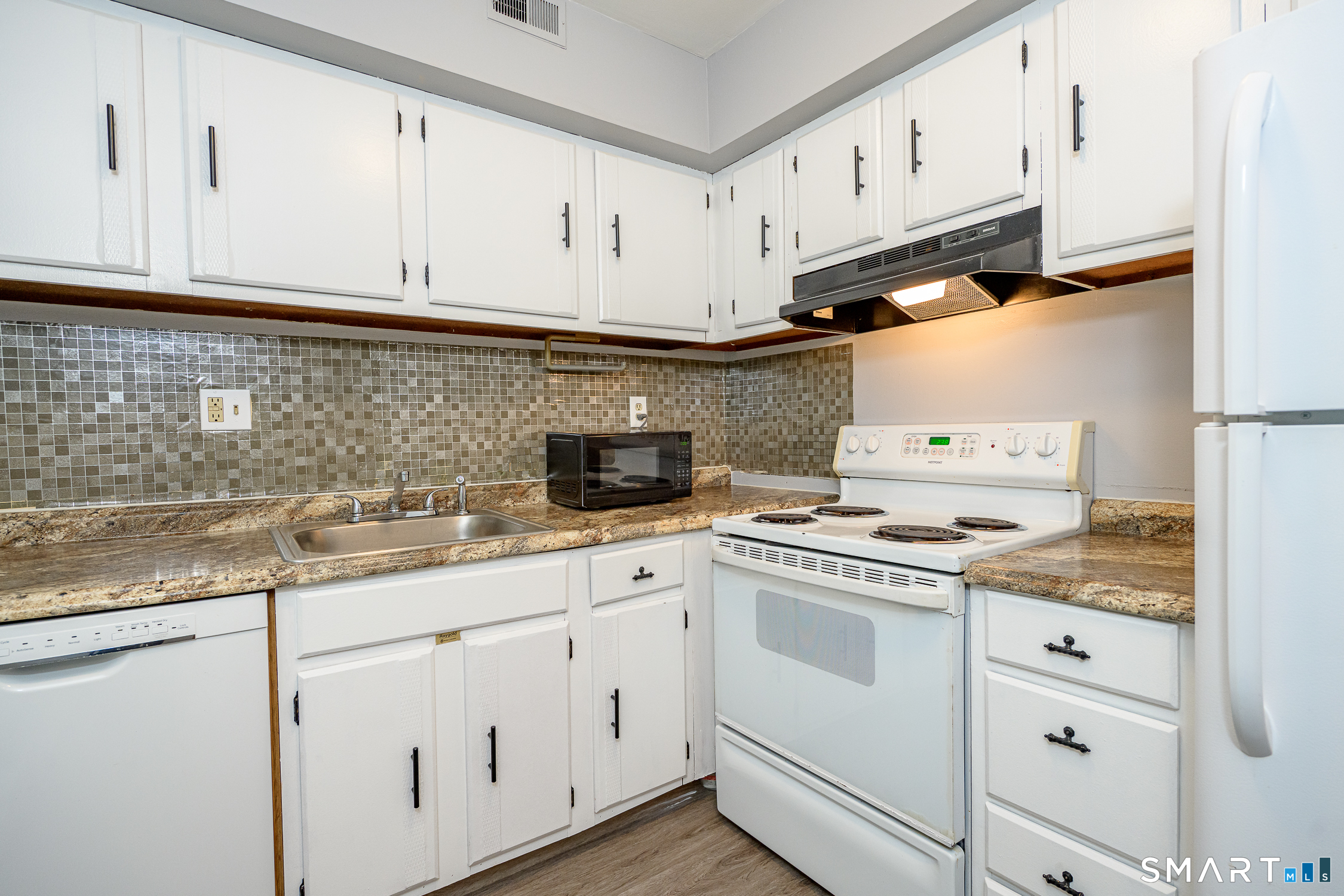 113 Candlewood Drive South Windsor CT 06074