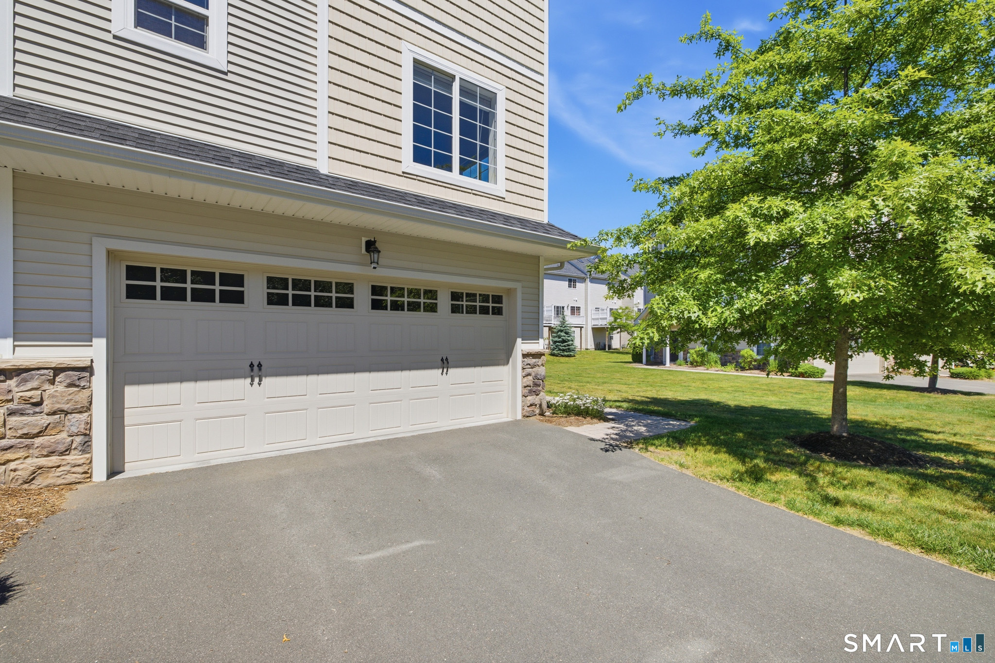 42 Lexie Lane South Windsor CT 06074