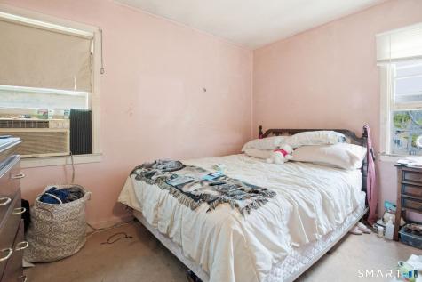 71 Cupheag Crescent Stratford CT 06614