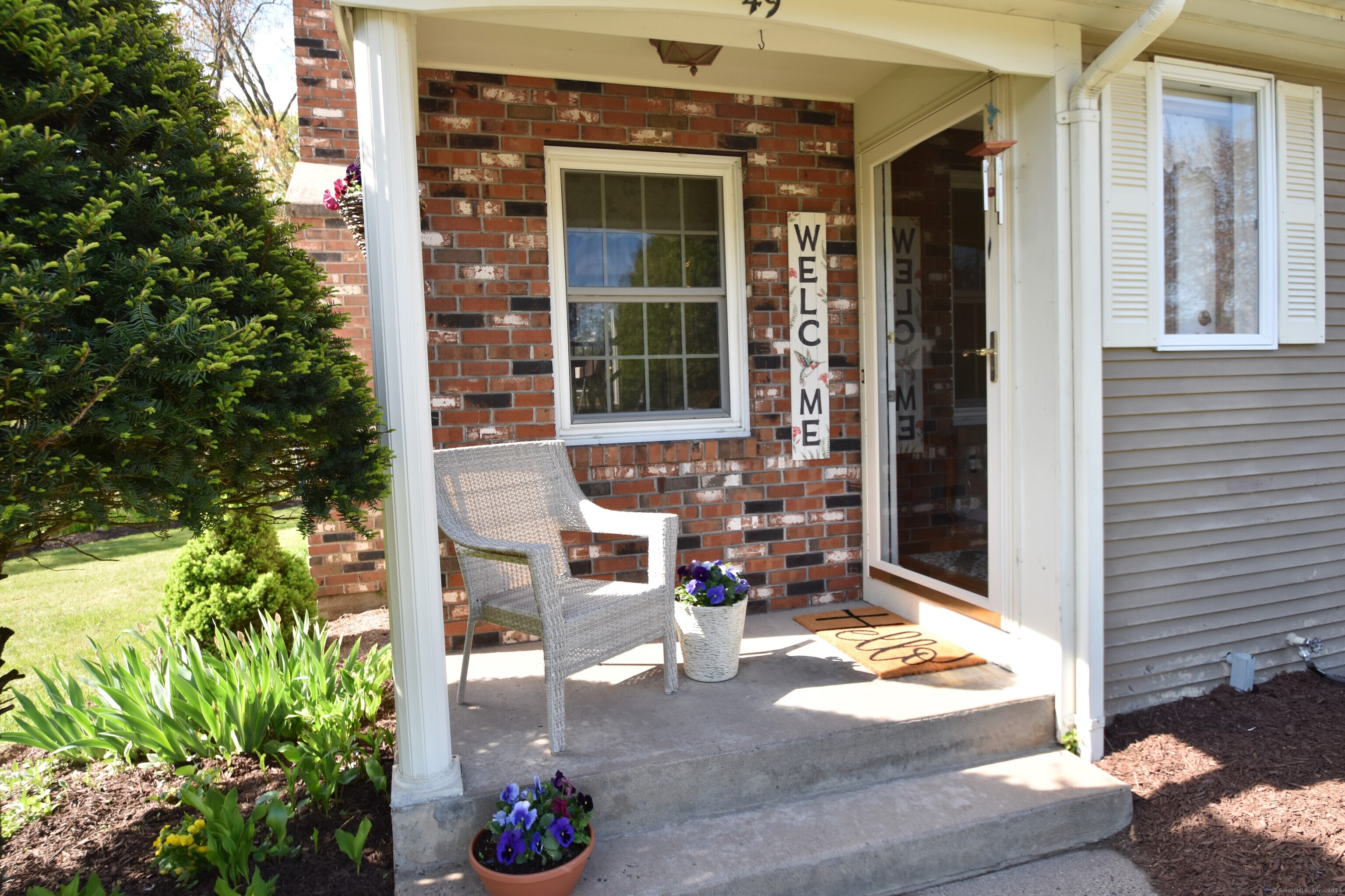 49 Early Dawn Circle Windsor CT 06095