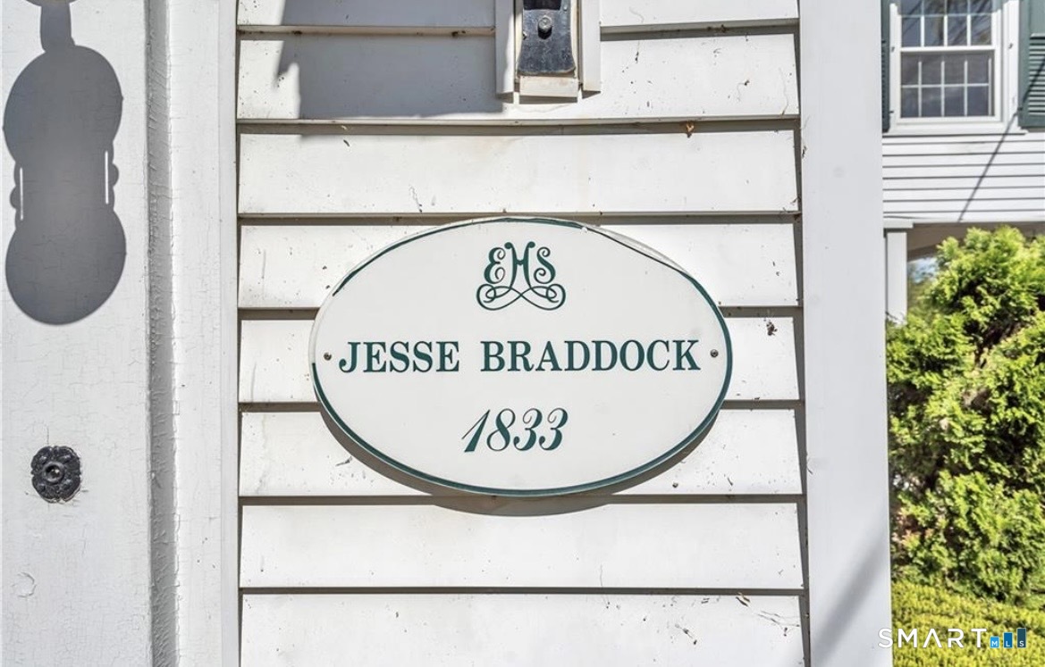 27 North Main Street Essex CT 06426