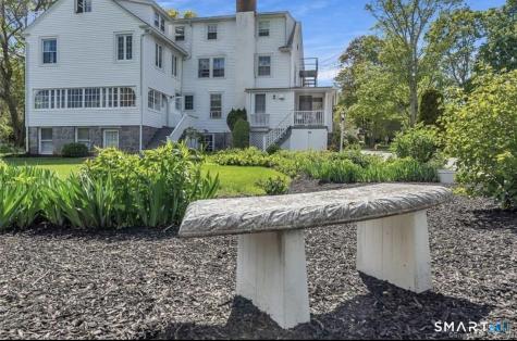 27 North Main Street Essex CT 06426