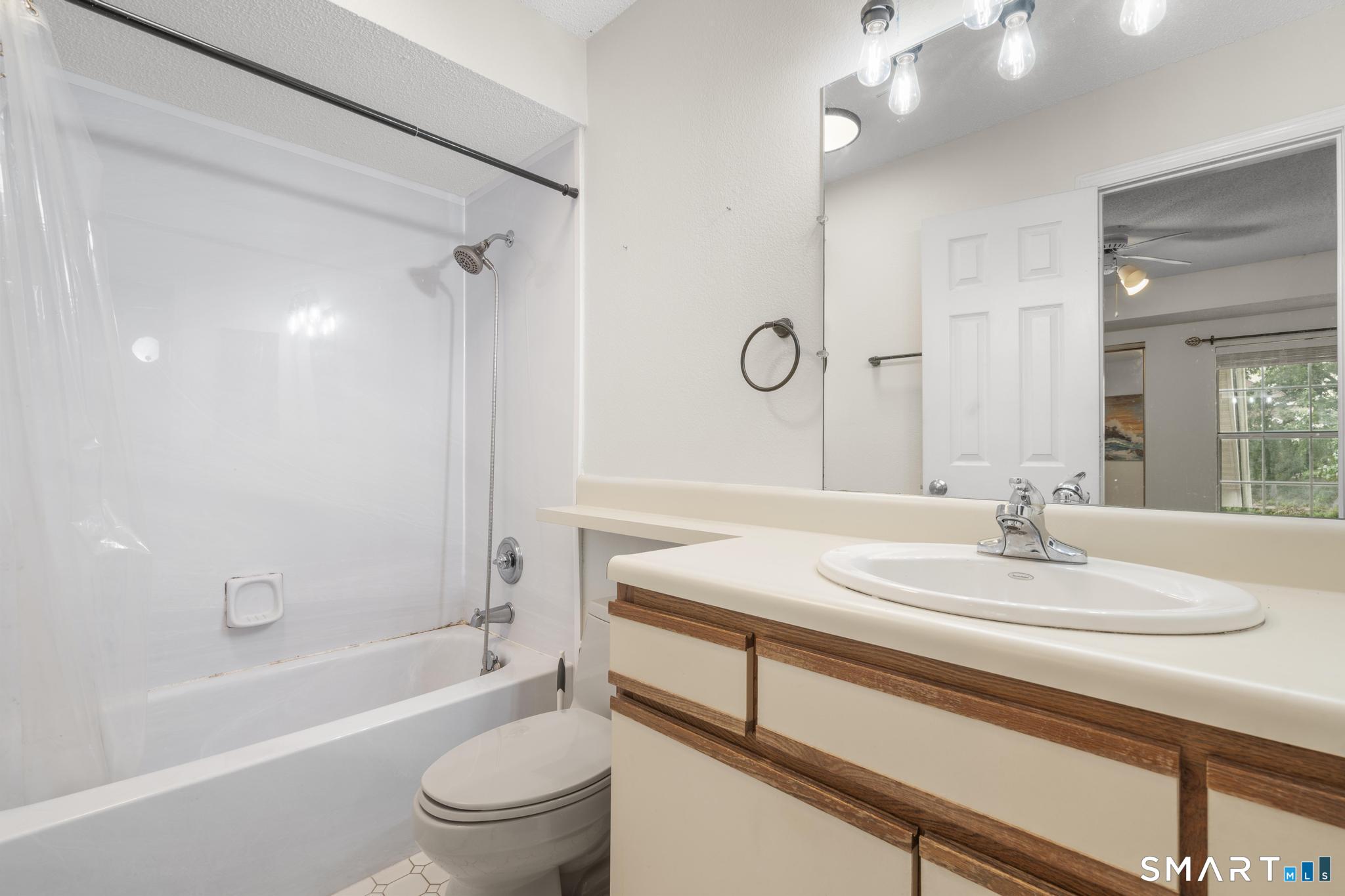 222 Carriage Crossing Lane Middletown CT 06457