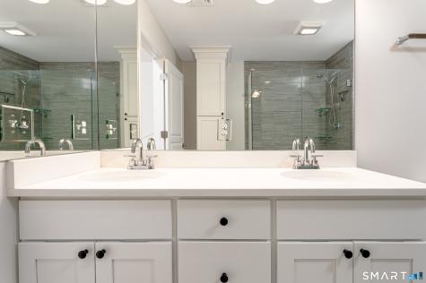 19 Gillette Way Bristol CT 06010