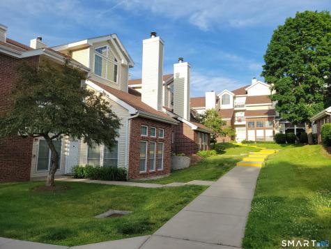 131 Carriage Crossing Lane Middletown CT 06457
