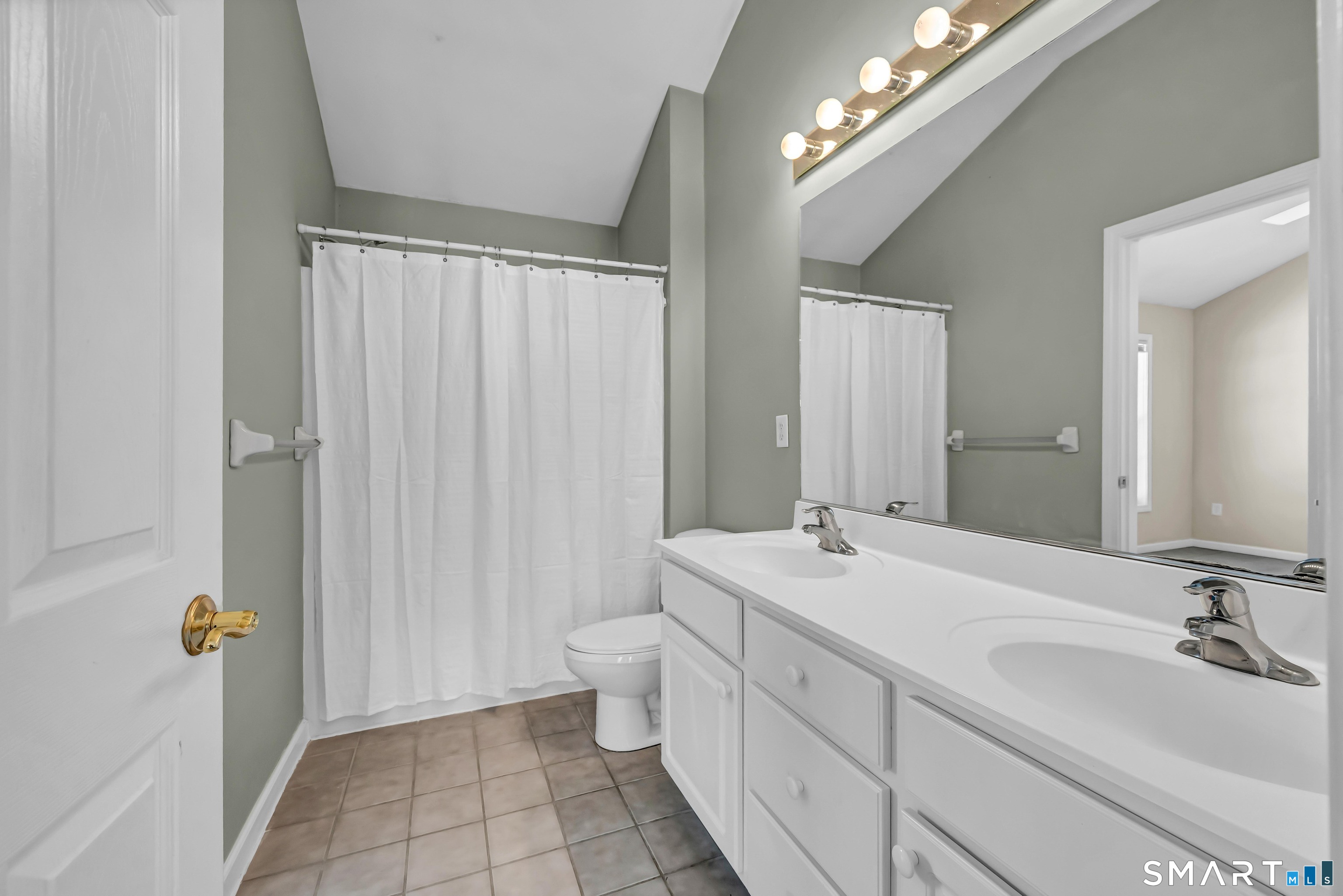 902 Sienna Drive Danbury CT 06810