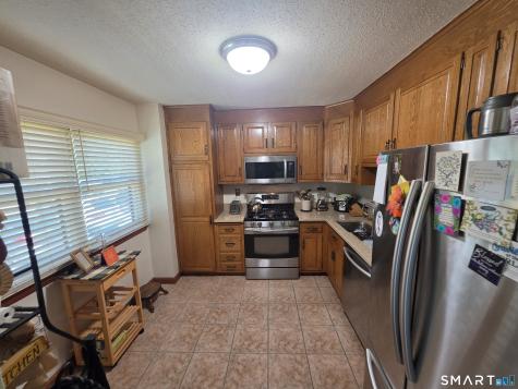 25 Robin Brook Drive Newington CT 06111