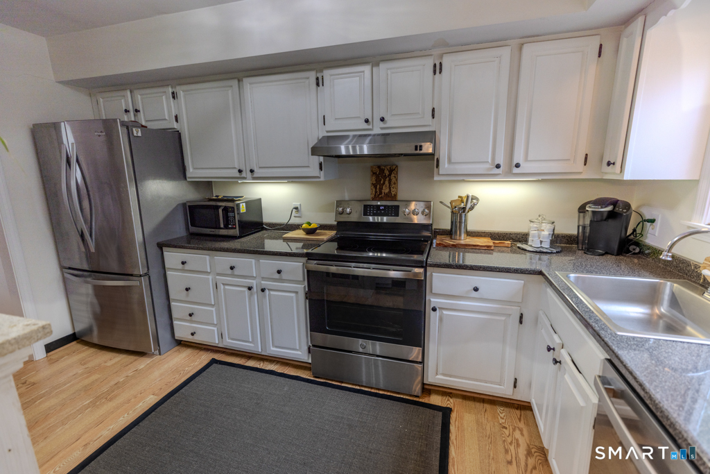 10 Runnymede Lane Madison CT 06443