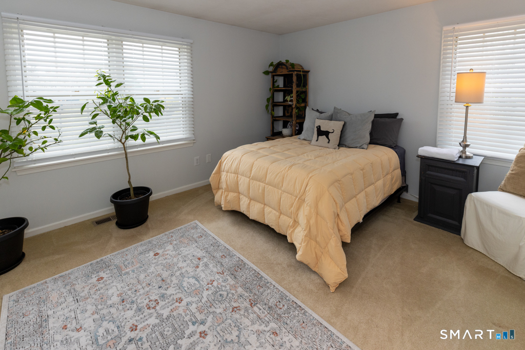 10 Runnymede Lane Madison CT 06443