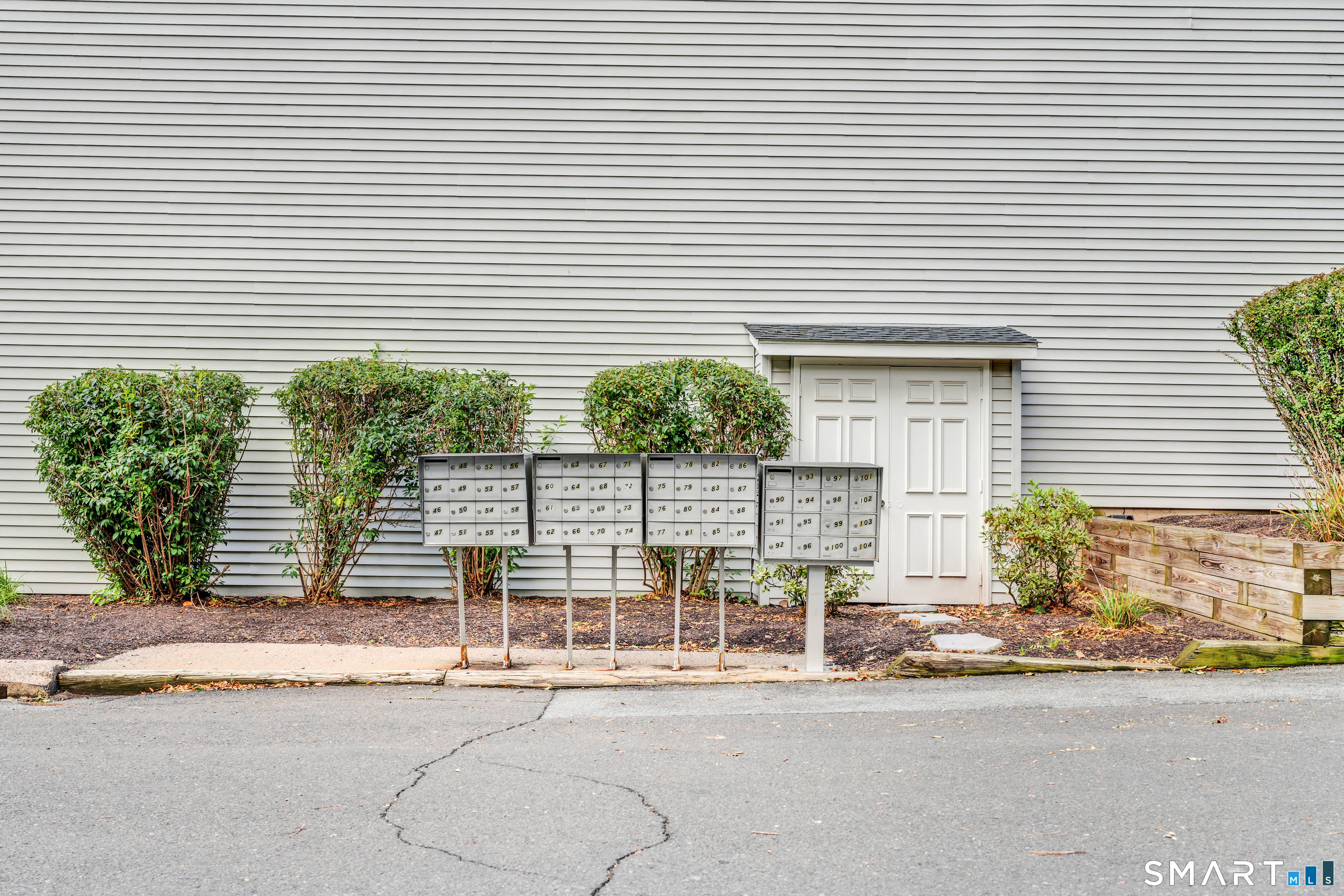 75 Staffordshire Commons Drive Wallingford CT 06492