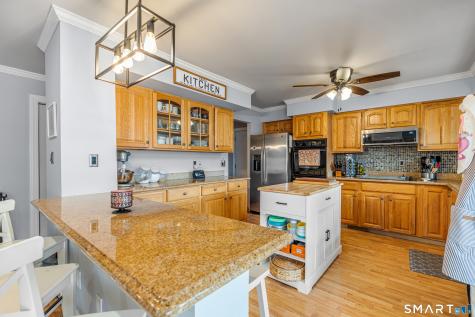 75 Staffordshire Commons Drive Wallingford CT 06492